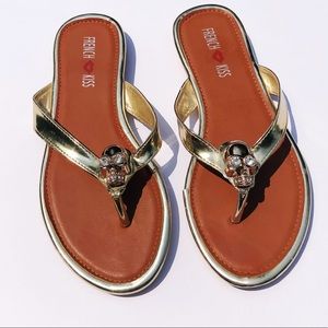 FRENCH KISS GILDED SKULL THONG SANDALS SIZE 6